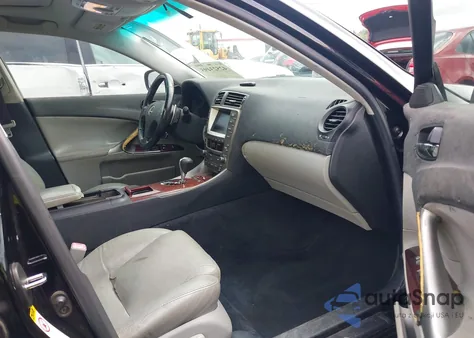 2006 Lexus Is z USA, uszkodzony, nr VIN JTHCK262662006408